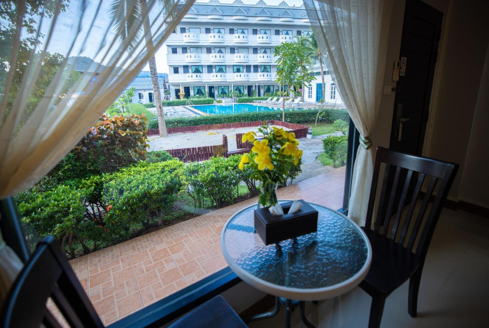 فندق بلو كارينا إن Phuket المظهر الخارجي الصورة